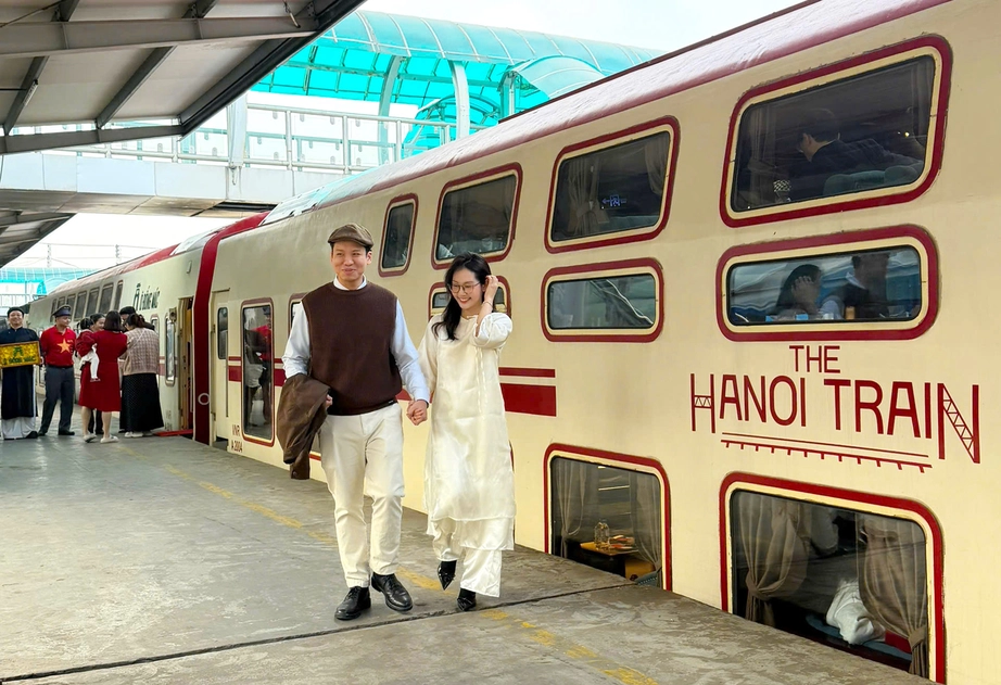 Về miền di sản theo b&aacute;nh con t&agrave;u quay- Ảnh 1.