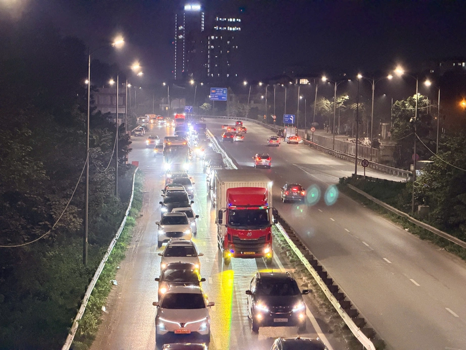 Dự kiến đ&oacute;ng chiều cao tốc ra khỏi H&agrave; Nội, TP.HCM ng&agrave;y 22/2 để ưu ti&ecirc;n xe v&agrave;o nội đ&ocirc;- Ảnh 1.