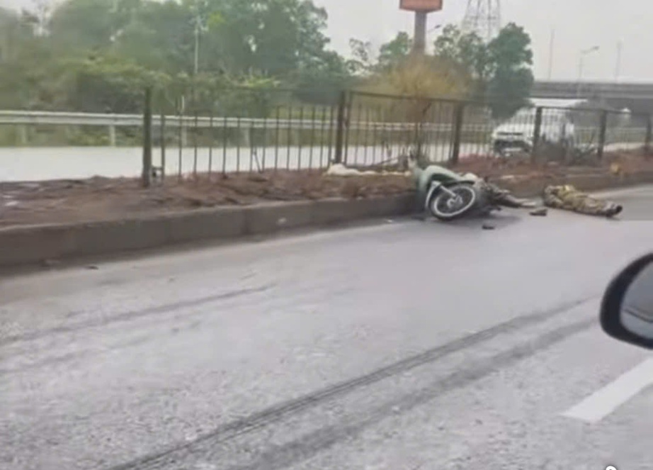 Bắc Ninh: Đi ngược chiều tr&ecirc;n QL18 mới, 2 người tr&ecirc;n xe m&ocirc; t&ocirc; thương vong- Ảnh 1.