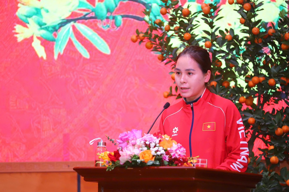 Thủ tướng Phạm Minh Ch&iacute;nh thăm, ch&uacute;c Tết v&agrave; l&agrave;m việc với Bộ Văn h&oacute;a, Thể thao v&agrave; Du lịch- Ảnh 6.