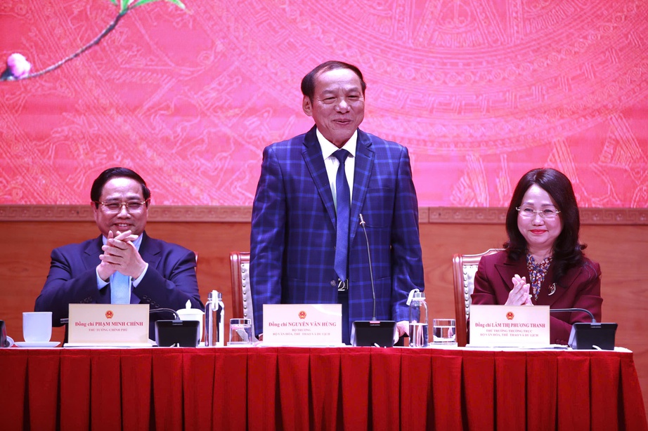 Thủ tướng Phạm Minh Ch&iacute;nh thăm, ch&uacute;c Tết v&agrave; l&agrave;m việc với Bộ Văn h&oacute;a, Thể thao v&agrave; Du lịch- Ảnh 3.