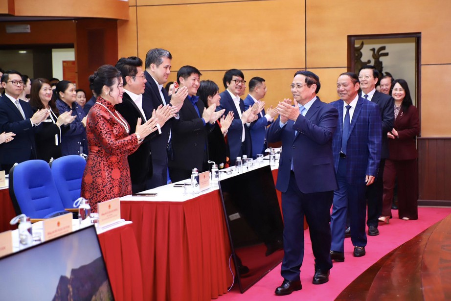 Thủ tướng Phạm Minh Ch&iacute;nh thăm, ch&uacute;c Tết v&agrave; l&agrave;m việc với Bộ Văn h&oacute;a, Thể thao v&agrave; Du lịch- Ảnh 1.