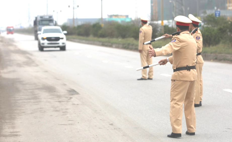 Thanh Hóa: Siết chặt kiểm tra nồng độ cồn trong ngày đầu đi làm sau nghỉ Tết - Ảnh 1. Thanh Hóa: Siết chặt kiểm tra nồng độ cồn trong ngày đầu đi làm sau nghỉ Tết - Ảnh 1.