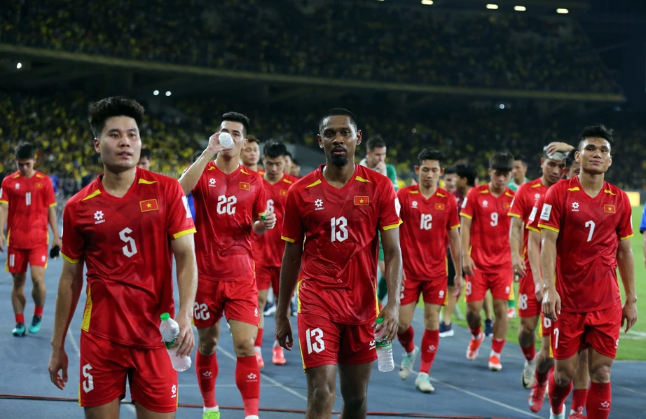 Đội tuyển Việt Nam nhảy vọt trên bảng xếp hạng FIFA?- Ảnh 1. Đội tuyển Việt Nam nhảy vọt trên bảng xếp hạng FIFA?- Ảnh 1.