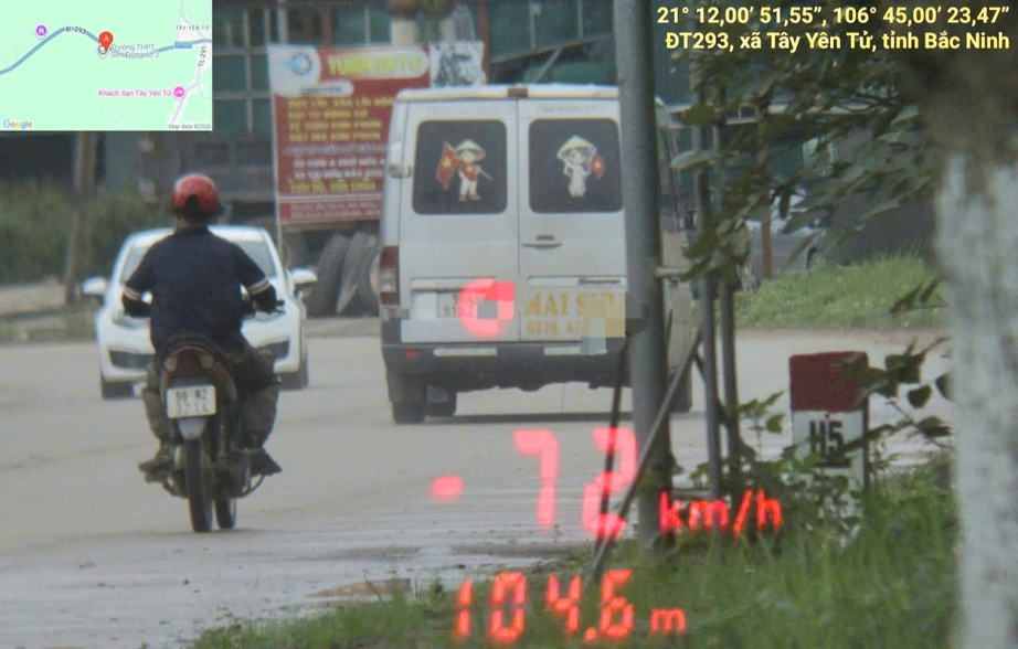 CSGT Bắc Ninh xử lý nghiêm vi phạm, bảo đảm ATGT cho lễ hội xuân- Ảnh 2. CSGT Bắc Ninh xử lý nghiêm vi phạm, bảo đảm ATGT cho lễ hội xuân- Ảnh 2.