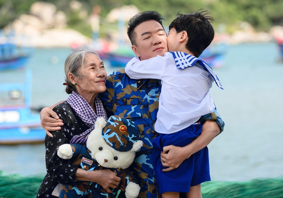 Đ&agrave;m Vĩnh Hưng, Đen V&acirc;u khuấy động đường đua MV nhạc Tết 2026- Ảnh 1.