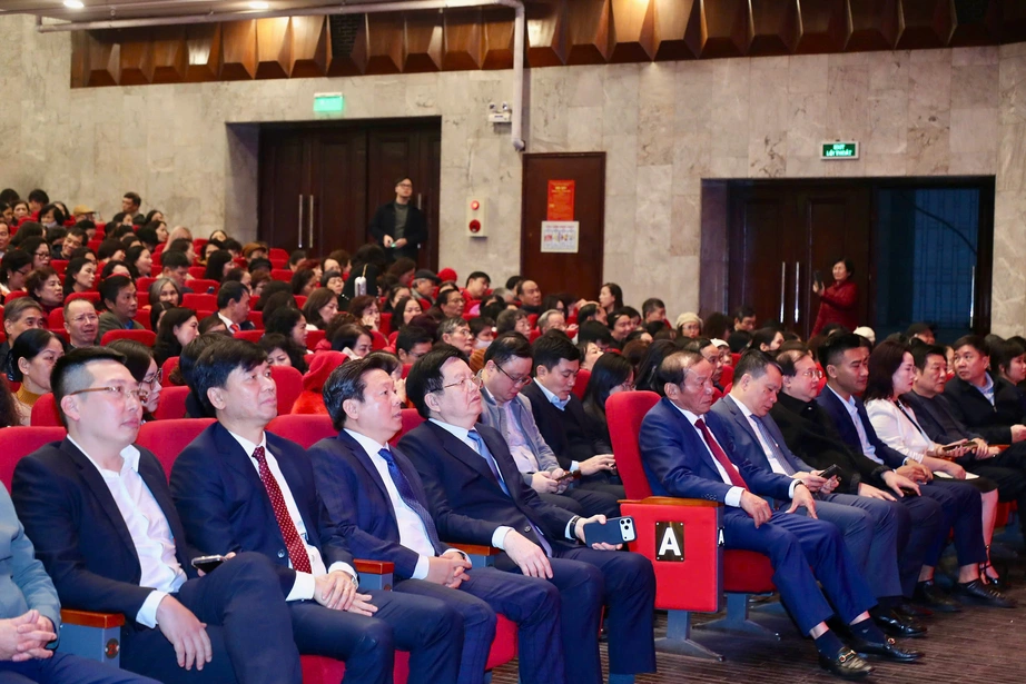 &ldquo;Đường l&ecirc;n ph&iacute;a trước&rdquo;, bản h&ugrave;ng ca nghệ thuật về niềm tin v&agrave; kh&aacute;t vọng d&acirc;n tộc- Ảnh 1.