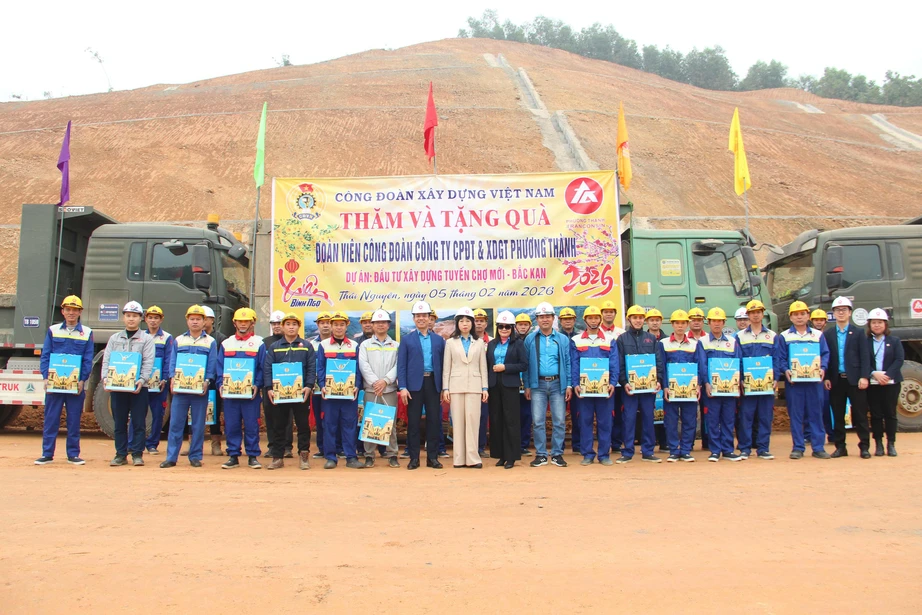 Xu&acirc;n về tr&ecirc;n những c&ocirc;ng tr&igrave;nh: C&ocirc;ng đo&agrave;n X&acirc;y dựng Việt Nam sẻ chia c&ugrave;ng người lao động- Ảnh 2.