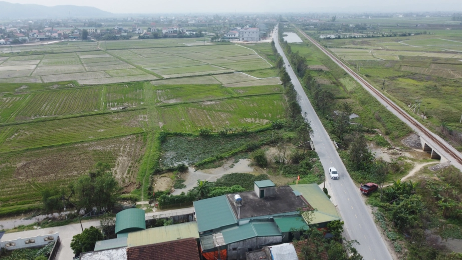 Dự án đường sắt tốc độ cao qua Nghệ An: Các khu tái định cư ở vị trí thuận lợi do dân chọn- Ảnh 1. Dự án đường sắt tốc độ cao qua Nghệ An: Các khu tái định cư ở vị trí thuận lợi do dân chọn- Ảnh 1.