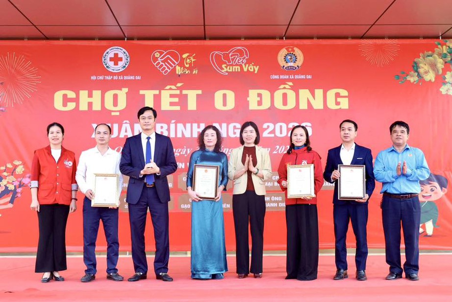 Người dân rộn ràng đón Tết Nguyên đán Bính Ngọ 2026- Ảnh 1. Người dân rộn ràng đón Tết Nguyên đán Bính Ngọ 2026- Ảnh 1.