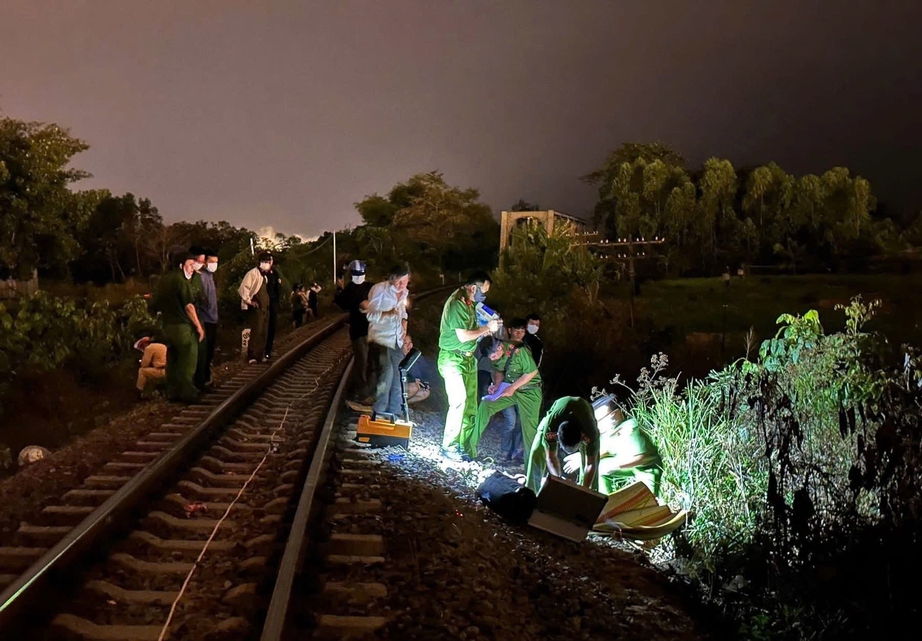 Lâm Đồng: Va chạm tàu khách SE2, nhân viên tuần tra đường sắt tử vong- Ảnh 1. Lâm Đồng: Va chạm tàu khách SE2, nhân viên tuần tra đường sắt tử vong- Ảnh 1.