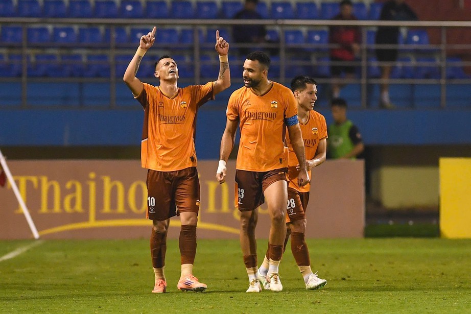 V-League 2025-2026: HAGL quật ngã Ninh Bình- Ảnh 1. V-League 2025-2026: HAGL quật ngã Ninh Bình- Ảnh 1.