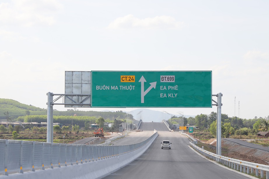 Đắk Lắk cảnh b&aacute;o nguy cơ mất ATGT tr&ecirc;n tuyến cao tốc đang thi c&ocirc;ng dịp Tết 2026- Ảnh 2.