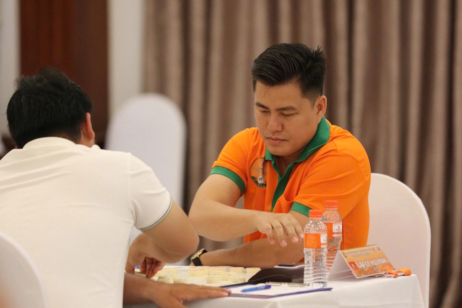 Lại L&yacute; Huynh gi&agrave;nh ng&ocirc;i &aacute; qu&acirc;n giải cờ tướng Ngũ Dương B&ocirc;i 2026- Ảnh 2.