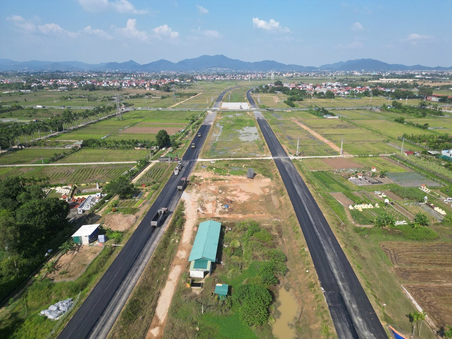 H&agrave; Nội y&ecirc;u cầu đẩy nhanh tiến độ c&aacute;c tuyến đường v&agrave;nh đai- Ảnh 1.