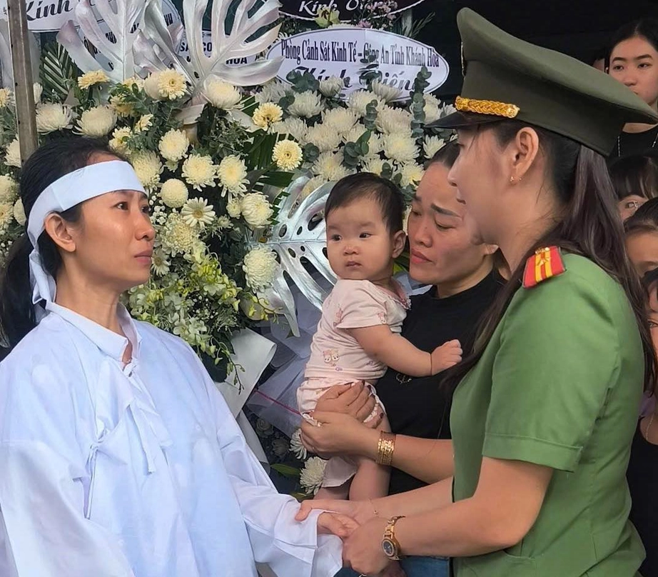 X&oacute;t cảnh con thơ chưa đầy tuổi, cha mẹ gi&agrave; yếu của đại &uacute;y hy sinh khi truy qu&eacute;t c&aacute;t tặc- Ảnh 3.