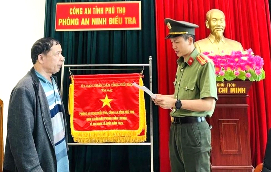 Khởi tố đối tượng say rượu, d&ugrave;ng dao ch&eacute;m h&agrave;ng x&oacute;m ở Ph&uacute; Thọ- Ảnh 1.