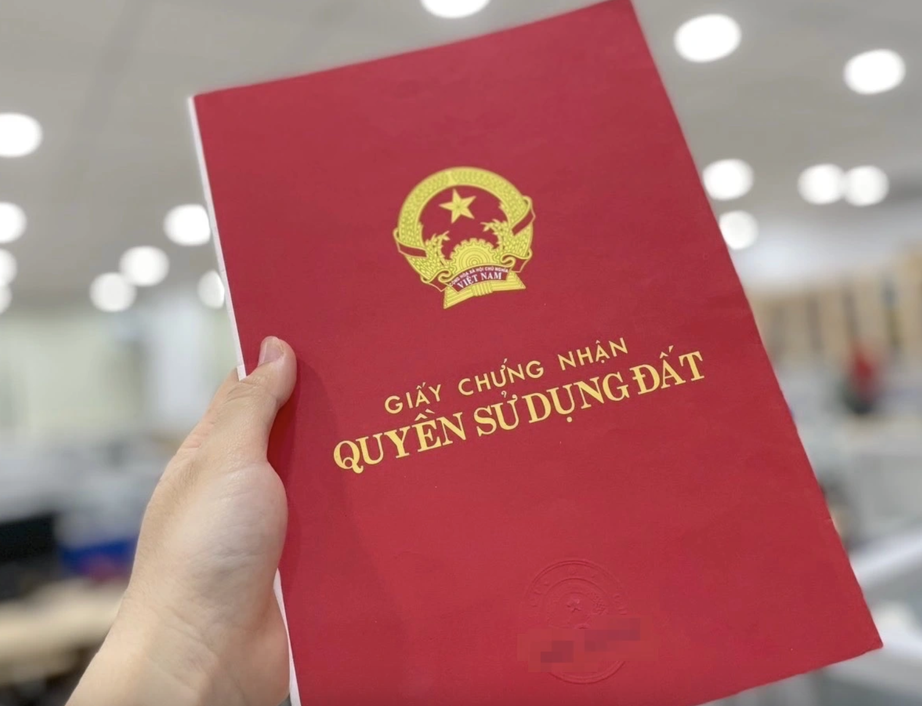 Gia đ&igrave;nh nhiều người, ghi t&ecirc;n tr&ecirc;n sổ đỏ thế n&agrave;o?- Ảnh 1.