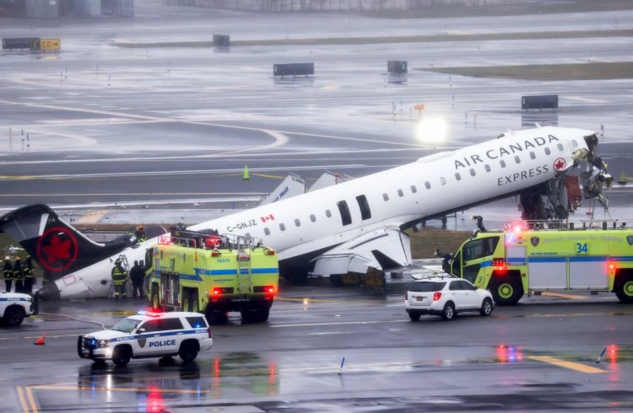 C&oacute; h&agrave;ng loạt cảnh b&aacute;o su&yacute;t va chạm từ trước khi xảy ra tai nạn ở s&acirc;n bay New York- Ảnh 1.
