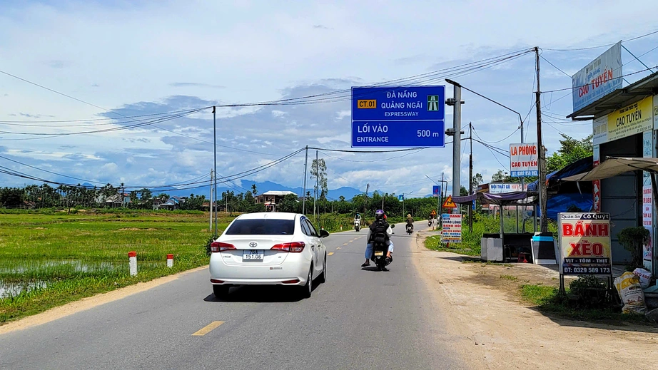 Quảng Ng&atilde;i ch&iacute;nh thức khởi c&ocirc;ng n&acirc;ng cấp, mở rộng QL24B- Ảnh 1.