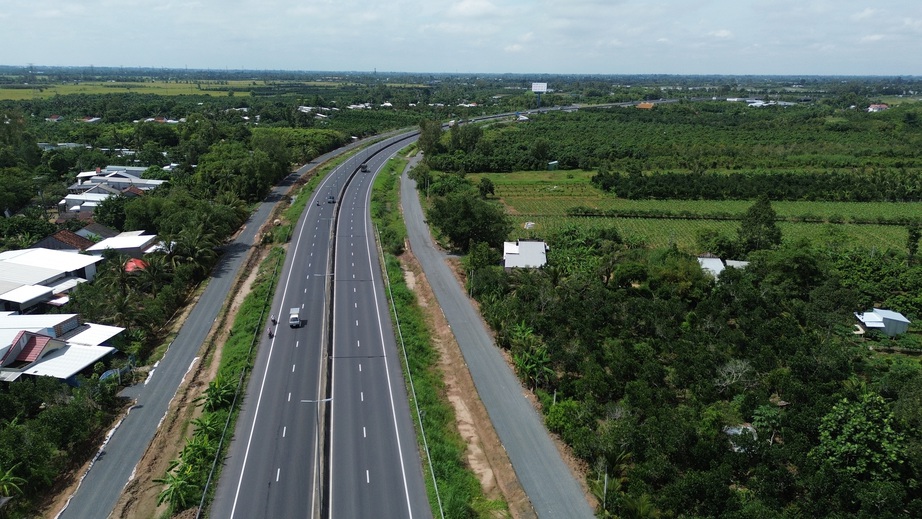 Đề xuất bổ sung hơn 16km đường gom d&acirc;n sinh dọc tuyến Cao L&atilde;nh - Lộ Tẻ- Ảnh 1.