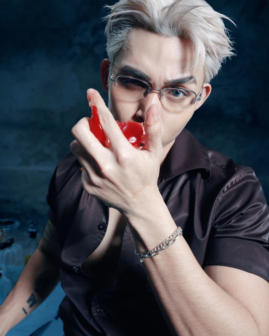 Jun Phạm gây tranh cãi với MV “Truth or dare”, đạo diễn nói gì?- Ảnh 3. Jun Phạm gây tranh cãi với MV “Truth or dare”, đạo diễn nói gì?- Ảnh 3.