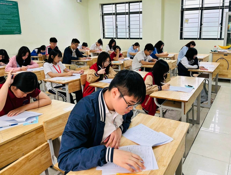 Nhiều địa phương c&ocirc;ng bố lịch thi, chỉ ti&ecirc;u lớp 10 - Ảnh 1.