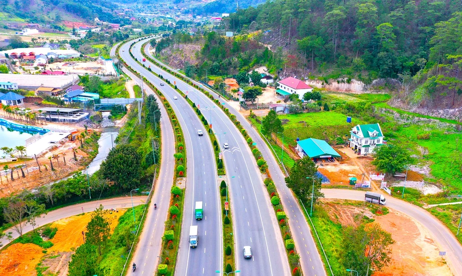 Công bố quy hoạch đường bộ mới: Cả nước có hơn 8.900 km đường cao tốc vào năm 2050- Ảnh 2. Công bố quy hoạch đường bộ mới: Cả nước có hơn 8.900 km đường cao tốc vào năm 2050- Ảnh 2.