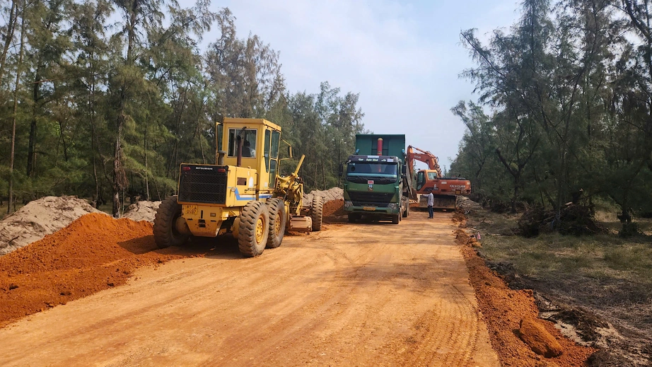 Quảng Ngãi tìm giải pháp hỗ trợ doanh nghiệp xây dựng trước biến động giá xăng dầu
- Ảnh 3. Quảng Ngãi tìm giải pháp hỗ trợ doanh nghiệp xây dựng trước biến động giá xăng dầu
- Ảnh 3.