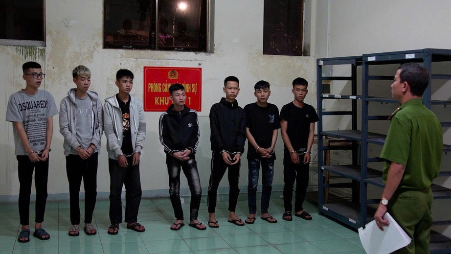 Bắt nh&oacute;m đối tượng v&ocirc; cớ ch&eacute;m chết người tr&ecirc;n phố trong đ&ecirc;m- Ảnh 1.