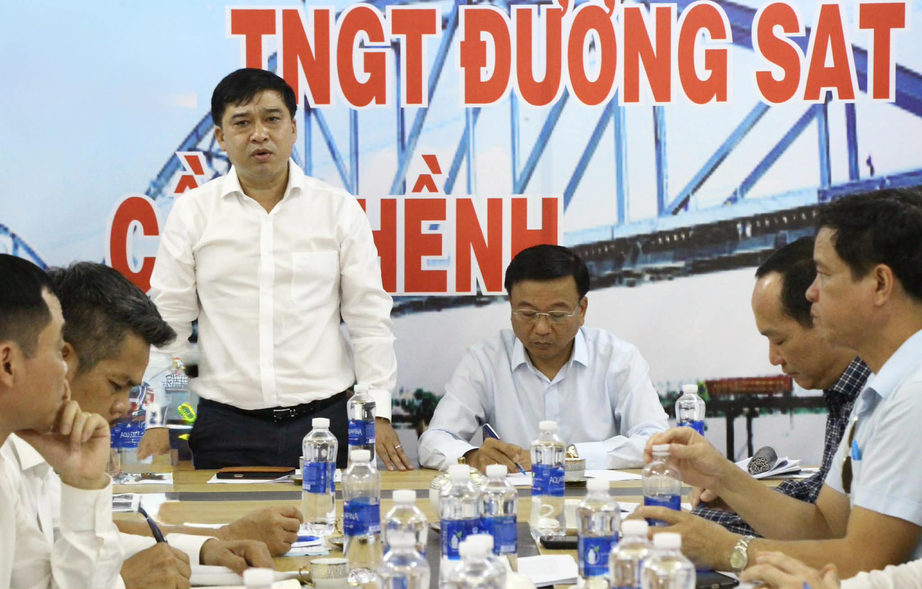 Thứ trưởng Nguyễn Danh Huy: Khẩn trương khắc phục sự cố, xử l&yacute; tr&aacute;ch nhiệm vụ cầu Ghềnh- Ảnh 9.