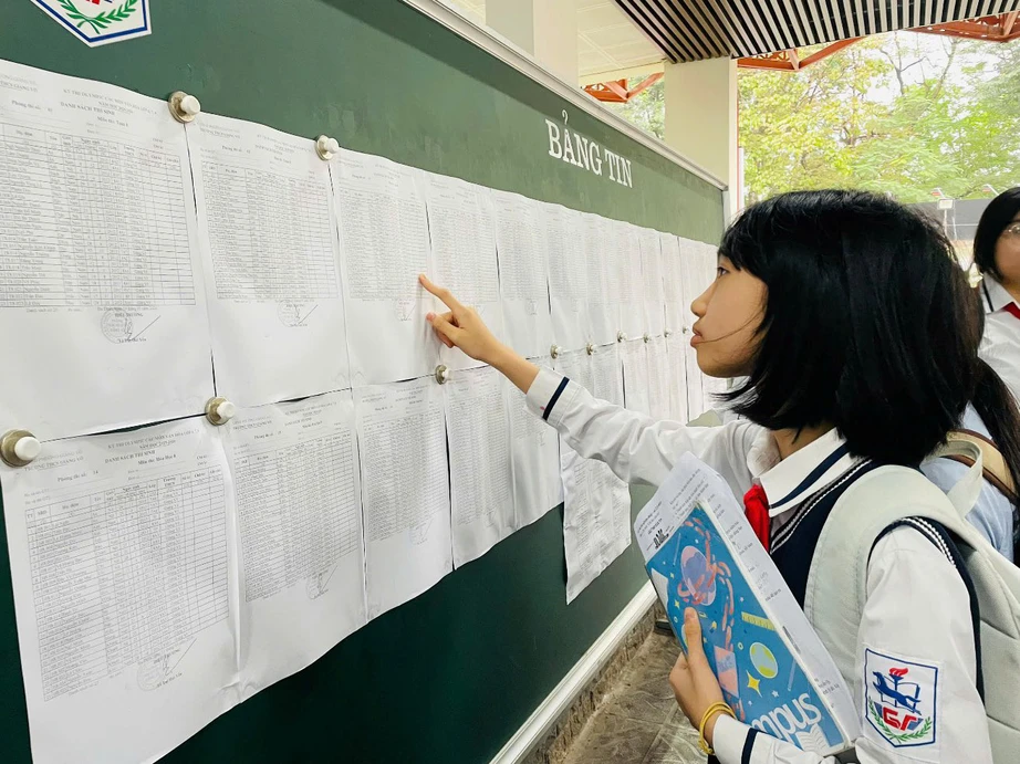 Thi lớp 10 c&ocirc;ng lập: Hơn 40% học sinh H&agrave; Nội đối mặt &aacute;p lực &ldquo;tr&agrave;n tuyến&rdquo;- Ảnh 2.