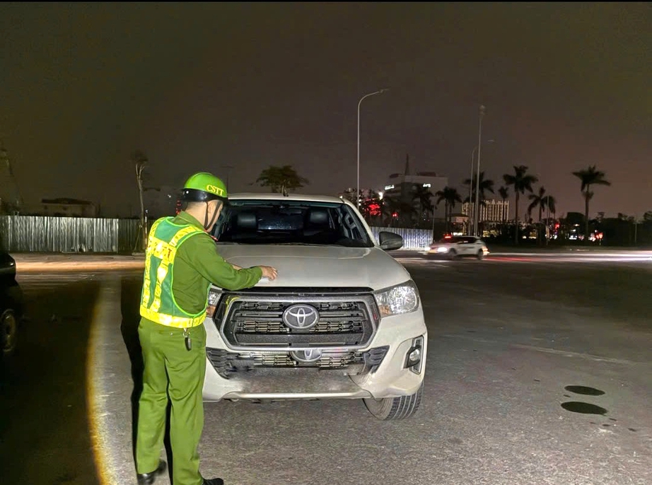 Từ i-HaTinh: Gỡ "điểm nghẽn" giao thông, lập lại trật tự đô thị từ phản ánh của dân- Ảnh 3. Từ i-HaTinh: Gỡ "điểm nghẽn" giao thông, lập lại trật tự đô thị từ phản ánh của dân- Ảnh 3.