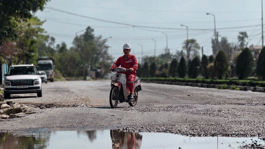 QL24C qua KKT Dung Quất xuống cấp, kh&ocirc;ng đảm bảo an to&agrave;n- Ảnh 1.