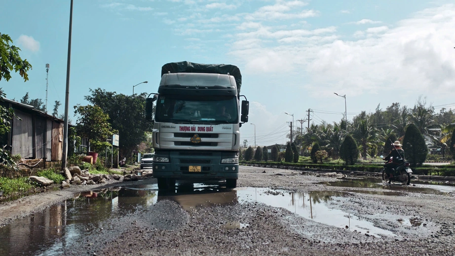 QL24C qua KKT Dung Quất xuống cấp, kh&ocirc;ng đảm bảo an to&agrave;n- Ảnh 3.