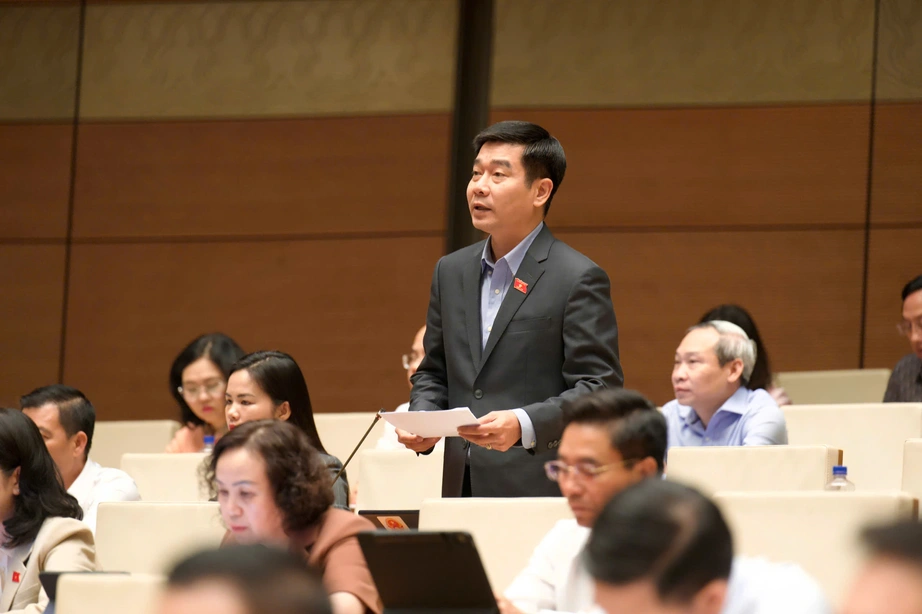 Vì sao chưa thể bỏ thẩm quyền công chứng theo tỉnh/thành đối với giao dịch bất động sản? - Ảnh 1. Vì sao chưa thể bỏ thẩm quyền công chứng theo tỉnh/thành đối với giao dịch bất động sản? - Ảnh 1.