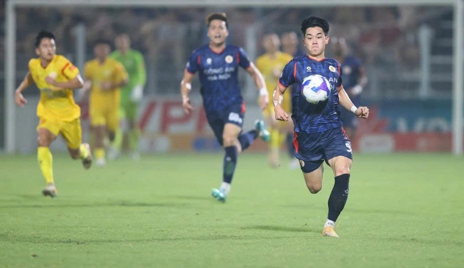 V-League: Đình Bắc tỏa sáng, CLB Công an Hà Nội vẫn bị đội cuối bảng cầm hòa- Ảnh 1. V-League: Đình Bắc tỏa sáng, CLB Công an Hà Nội vẫn bị đội cuối bảng cầm hòa- Ảnh 1.
