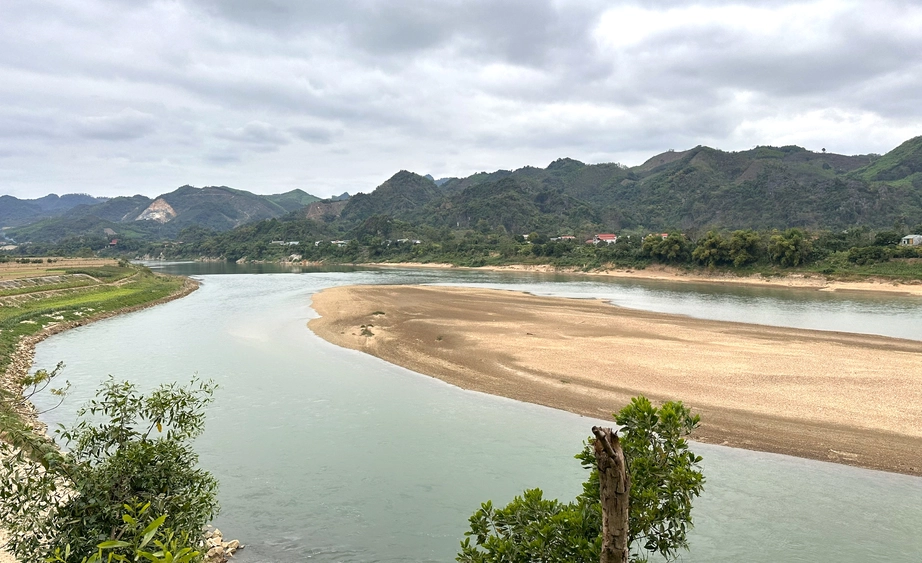 Cảnh b&aacute;o nguy cơ đuối nước ở b&atilde;i tắm tự ph&aacute;t tr&ecirc;n s&ocirc;ng L&ocirc; đoạn qua Tuy&ecirc;n Quang- Ảnh 3.