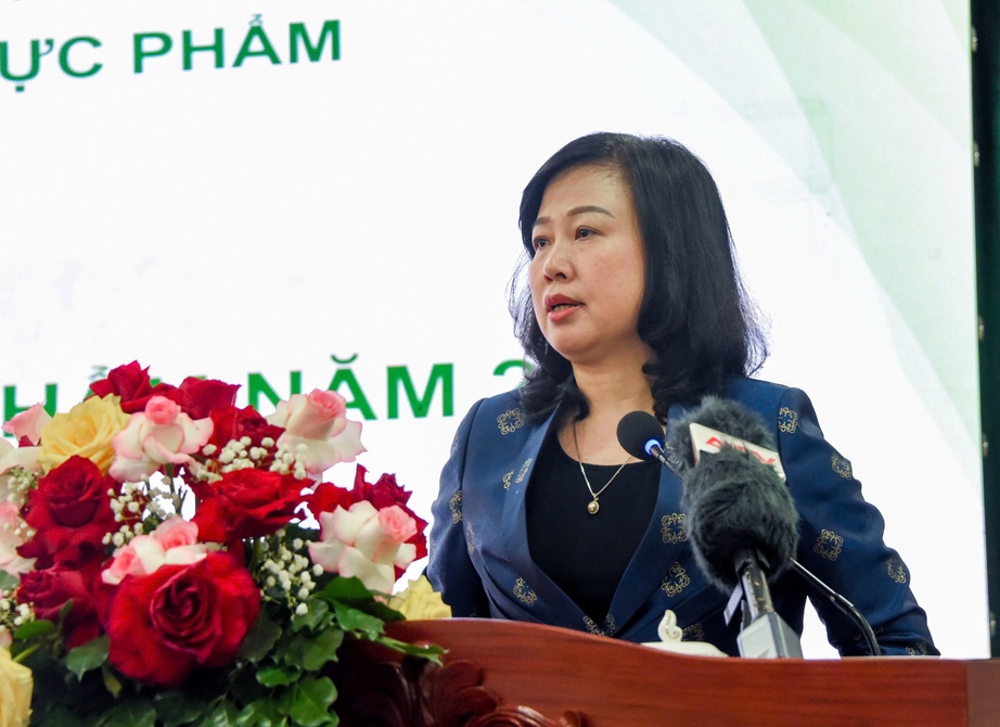 Ngộ độc thực phẩm tăng cao, TP.HCM siết chặt bếp ăn và hàng quán vỉa hè- Ảnh 1. Ngộ độc thực phẩm tăng cao, TP.HCM siết chặt bếp ăn và hàng quán vỉa hè- Ảnh 1.