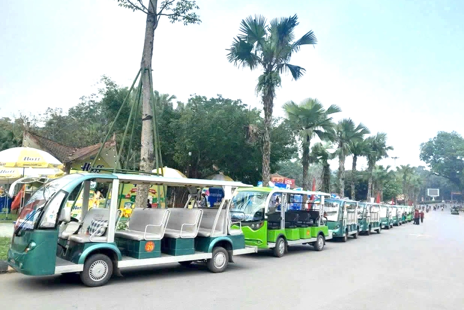 Phú Thọ: Tổ chức giao thông tạm trên QL32C phục vụ Giỗ Tổ Hùng Vương- Ảnh 1. Phú Thọ: Tổ chức giao thông tạm trên QL32C phục vụ Giỗ Tổ Hùng Vương- Ảnh 1.