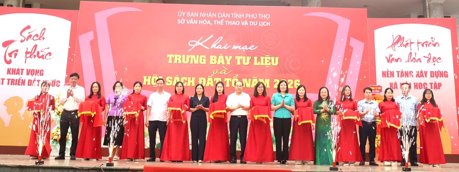 Phú Thọ: Khai mạc hội sách Đất Tổ, trưng bày tư liệu và giao lưu kể chuyện về sách- Ảnh 1.