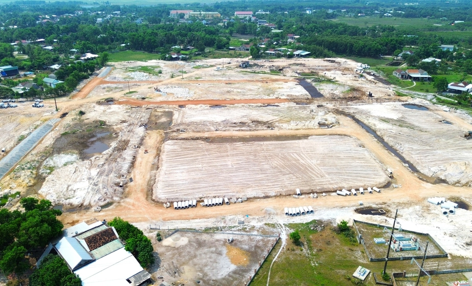 C&ocirc;ng nh&acirc;n dầm nắng đẩy nhanh khu t&aacute;i định cư đường sắt tốc độ cao ở Huế- Ảnh 13.