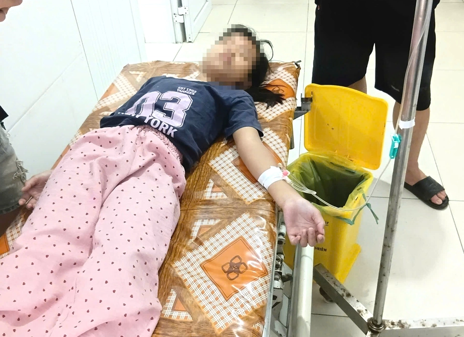 Hơn 20 người ở Nghệ An nghi ngộ độc sau khi ăn b&aacute;nh m&igrave;- Ảnh 1.