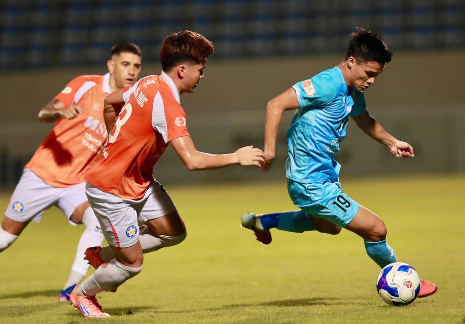 V-League: Xu&acirc;n Son lập c&ocirc;ng, Nam Định thắng kịch t&iacute;nh Đ&agrave; Nẵng- Ảnh 2.