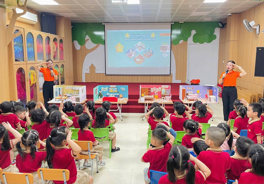 Đề xuất bỏ kiểm định, chuyển sang tự đ&aacute;nh gi&aacute; trường học đạt chuẩn quốc gia- Ảnh 1.