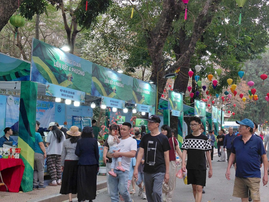 Hà Nội tổ chức nhiều hoạt động thu hút khách du lịch dịp lễ Giỗ Tổ và 30/4-1/5- Ảnh 1.