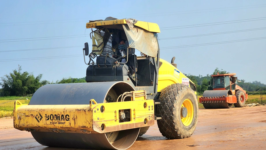 Quảng Ng&atilde;i gỡ vướng mặt bằng đẩy mạnh thi c&ocirc;ng đường 3.500 tỷ - Ảnh 3.