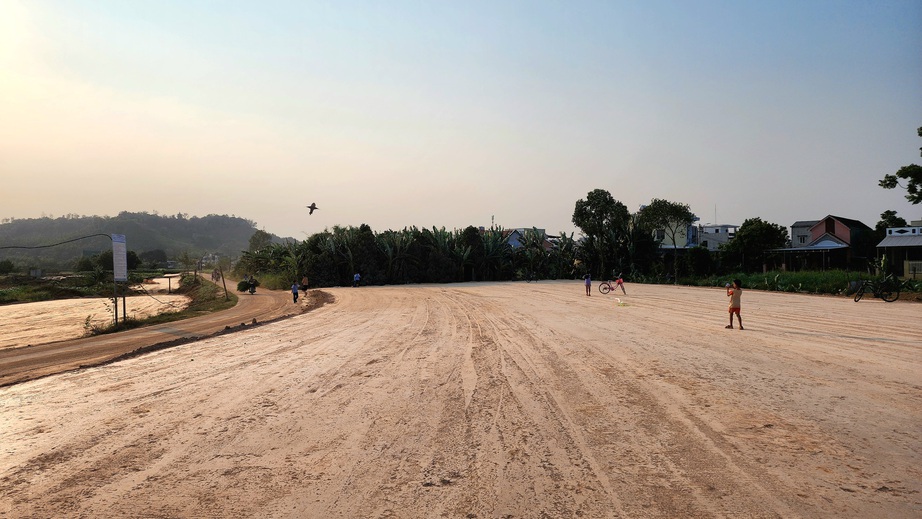 Quảng Ng&atilde;i gỡ vướng mặt bằng đẩy mạnh thi c&ocirc;ng đường 3.500 tỷ - Ảnh 8.