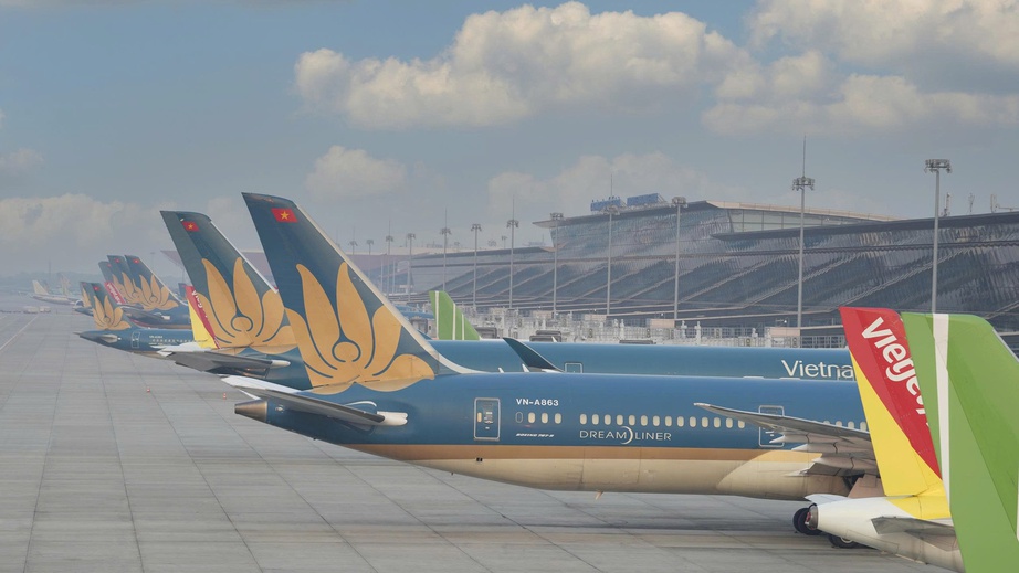 Ch&iacute;nh s&aacute;ch kịp thời gi&uacute;p h&atilde;ng bay giảm &aacute;p lực chi ph&iacute; giữa biến động nhi&ecirc;n liệu- Ảnh 1.