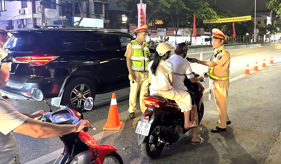 Ninh B&igrave;nh tăng cường xử l&yacute; vi phạm nồng độ cồn, hơn 600 trường hợp bị xử phạt- Ảnh 1.